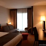 Centre By Ihg Hotel 4*