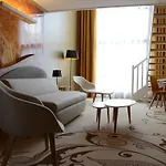 Hotel Centre By Ihg 4*