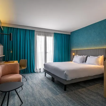 Отель Centre By Ihg 4*