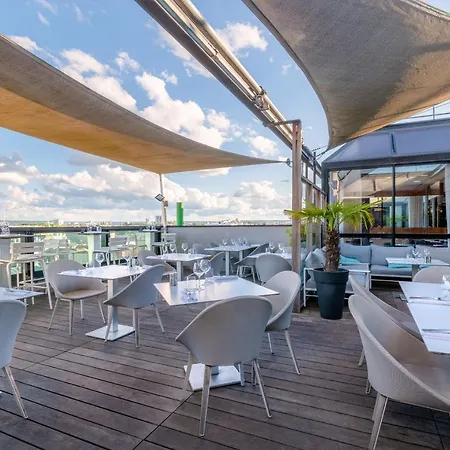 Hotel Centre By Ihg 4*