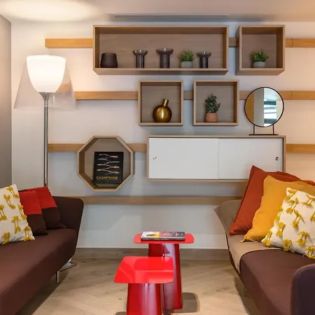 Hotel Centre By Ihg 4*