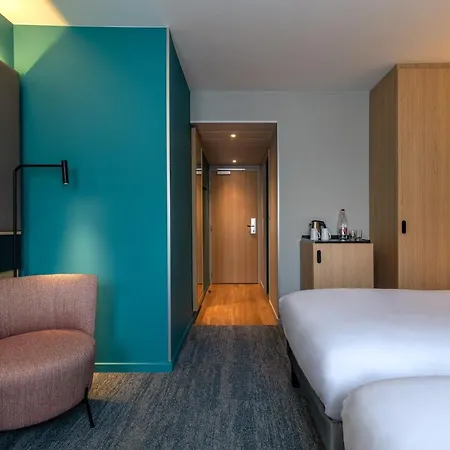 Centre By Ihg Отель 4*