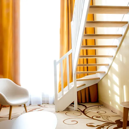 Centre By Ihg Hotel 4*