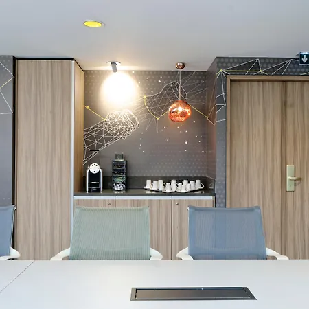 Centre By Ihg Hotel