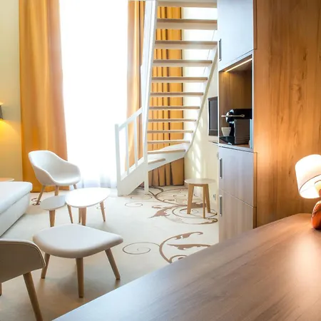 Отель Centre By Ihg