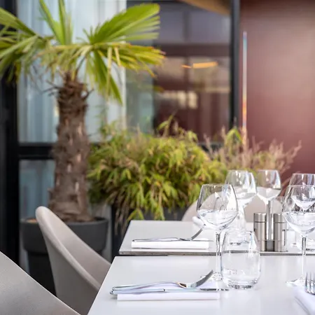 Otel Centre By Ihg 4*