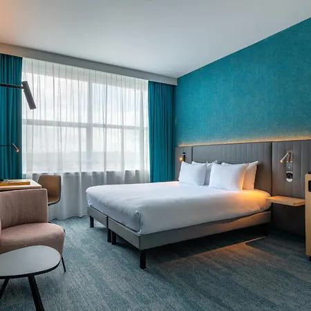 Centre By Ihg Отель 4*