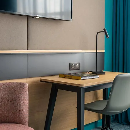 Centre By Ihg Отель 4*
