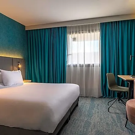 Centre By Ihg Hotel 4*