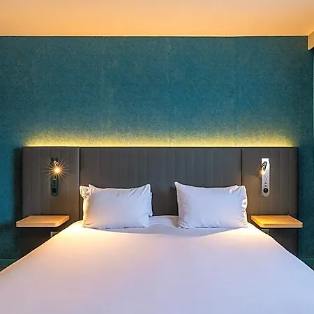 Centre By Ihg Hotel 4*