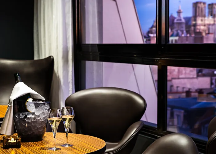 Centre By Ihg Hotel 4*