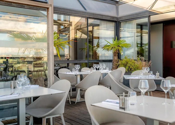 Hotel Centre By Ihg 4*